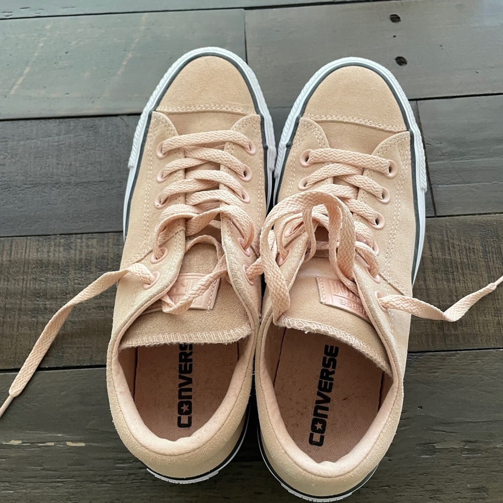 Converse Low Top Sneakers in nude